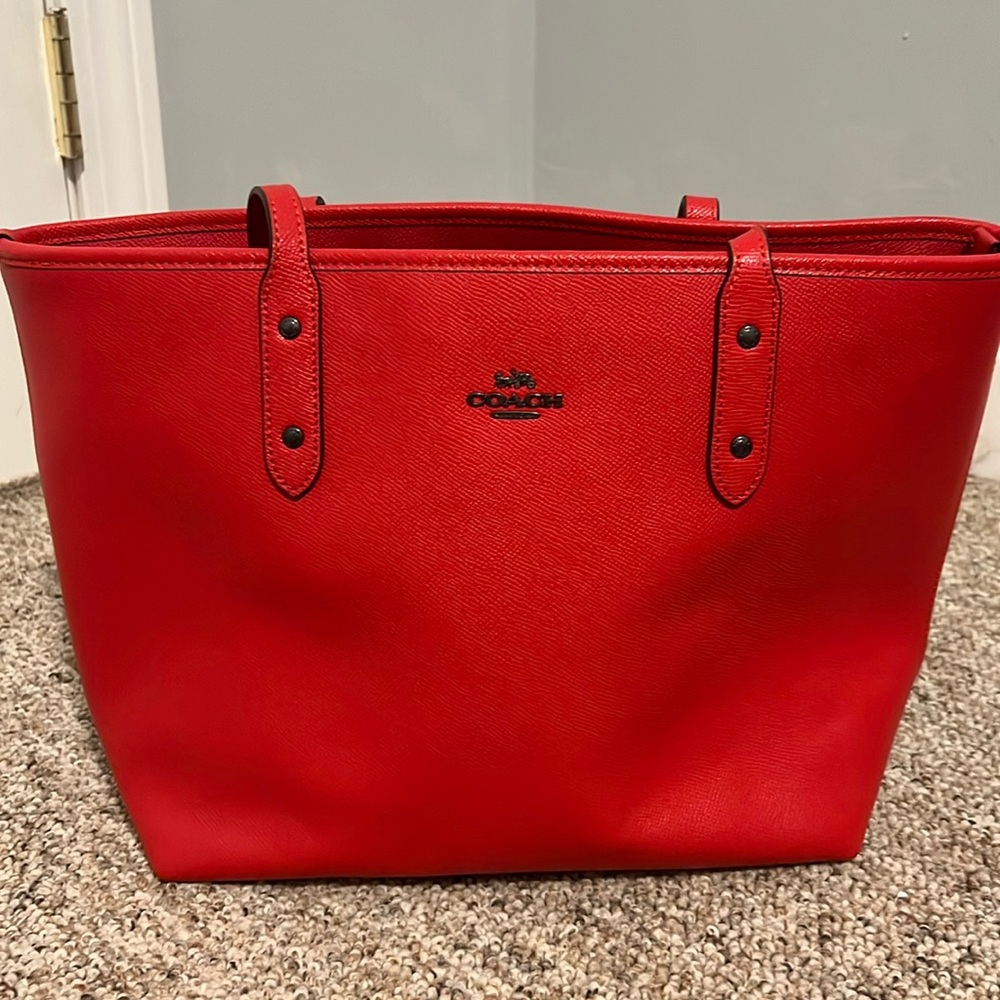Red Coach Medium Size Purse.